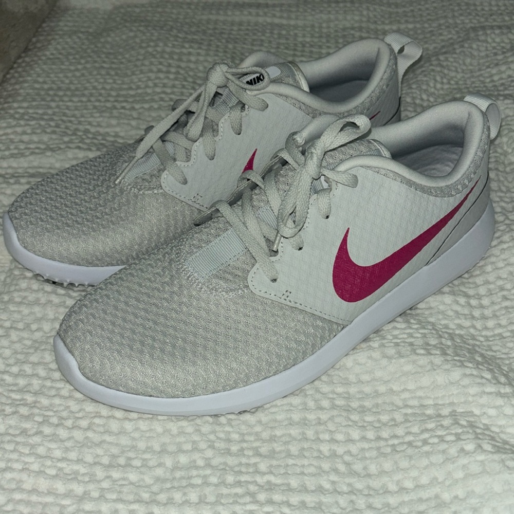 Women’s Nike Roshe golf shoe
